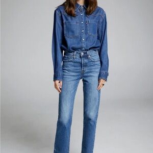 Levi Woman’s Wedgie Straight 26W 26L